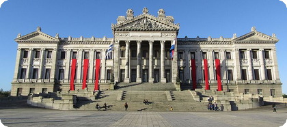 Fachada del Palacio Legislativo de Montevideo